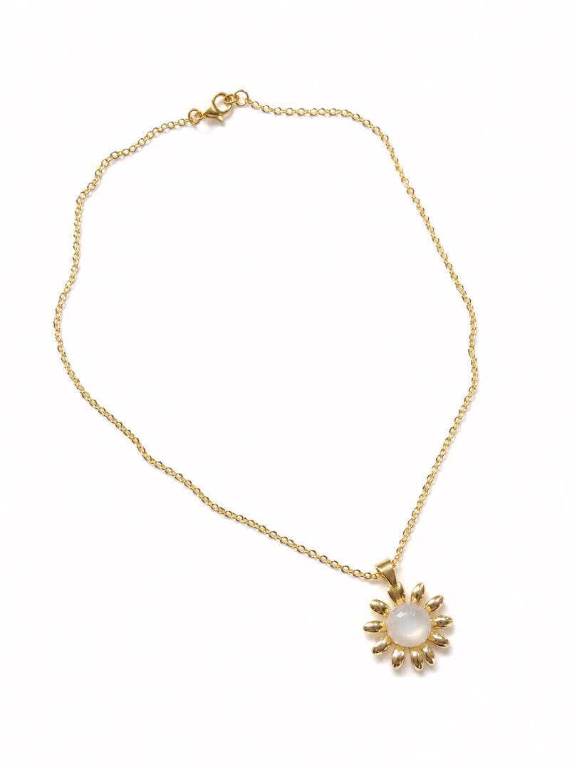 Elegant Pearl Sunflower Gold Pendant Necklace