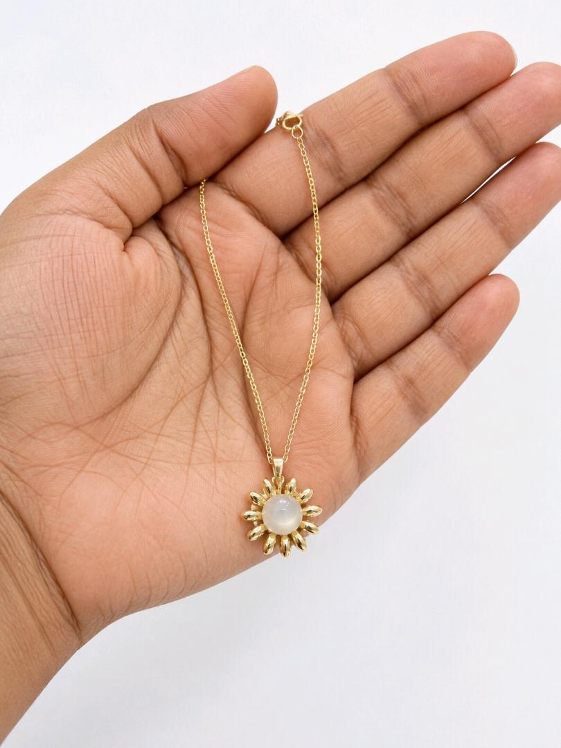 Elegant Pearl Sunflower Gold Pendant Necklace