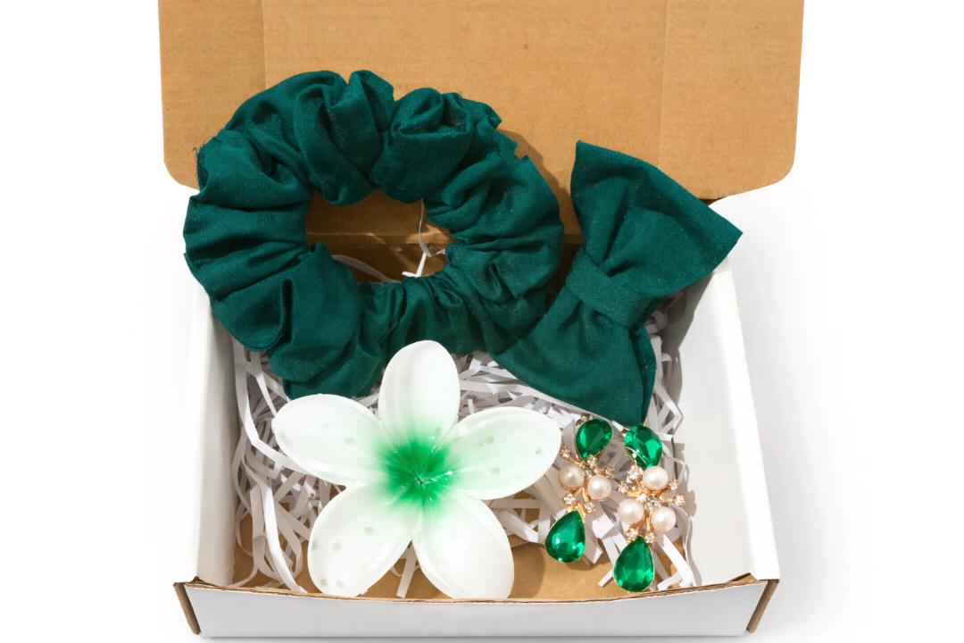 Emerald Green Hair Gift Hamper